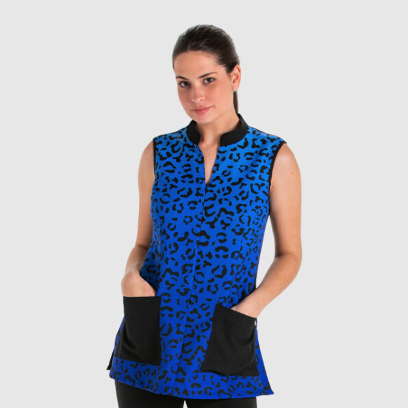 CASACA DYNEKE SIN MANGAS ESTAMPADO ANIMAL PRINT AZUL